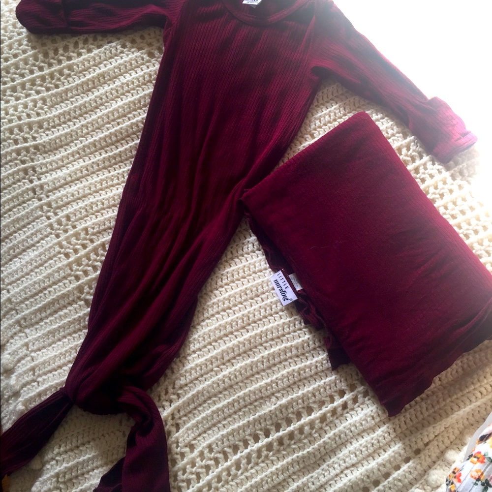 Ribbed knotted gown with matching swaddle blanket